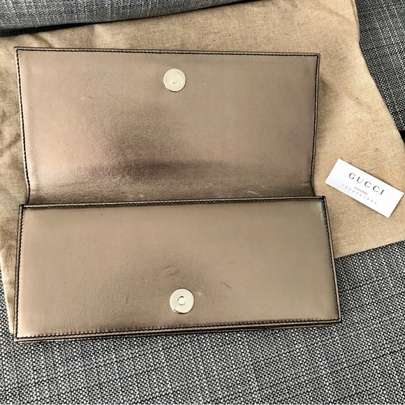 Gucci Bronze Clutch with Rare Logo Mirror - Picture 11 of 16